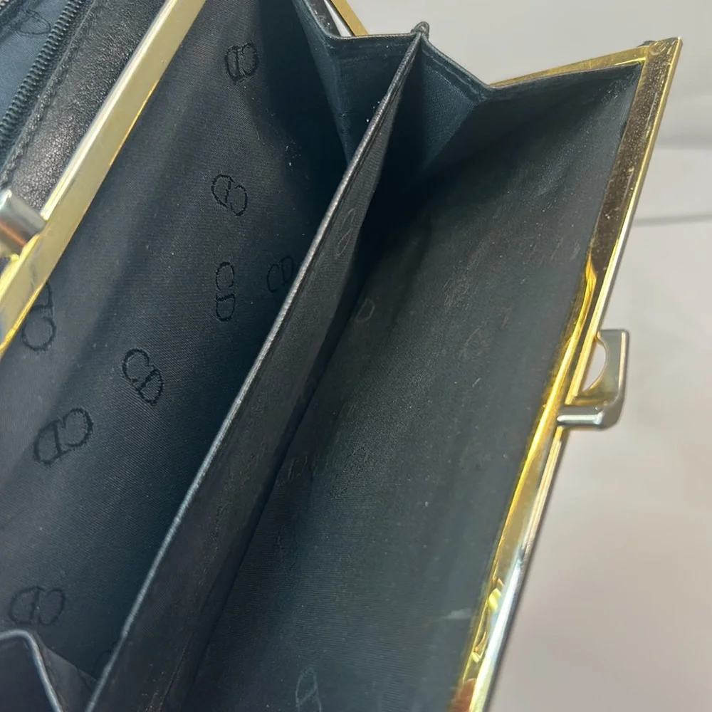 Dior Vintage kiss lock Leather Wallet
